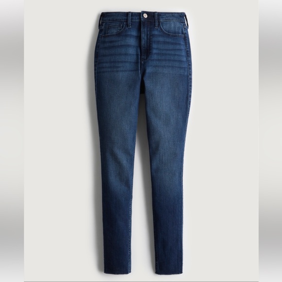NWOT! Curvy High Rise Hollister Jeans - Picture 2 of 9